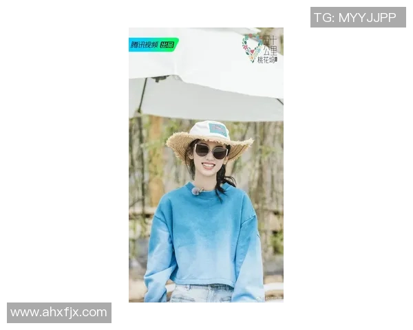 时尚与舒适兼具 男士泳装选购指南 打造完美夏日泳池造型