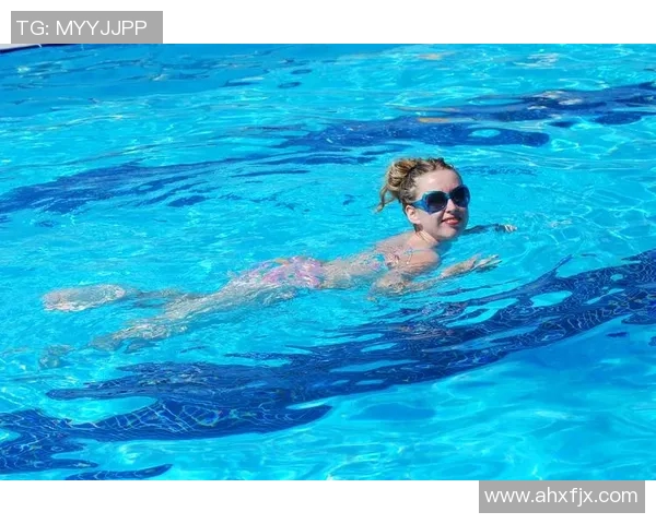 提高游泳速度的有效训练方法与技巧分析，助力游泳表现突破极限